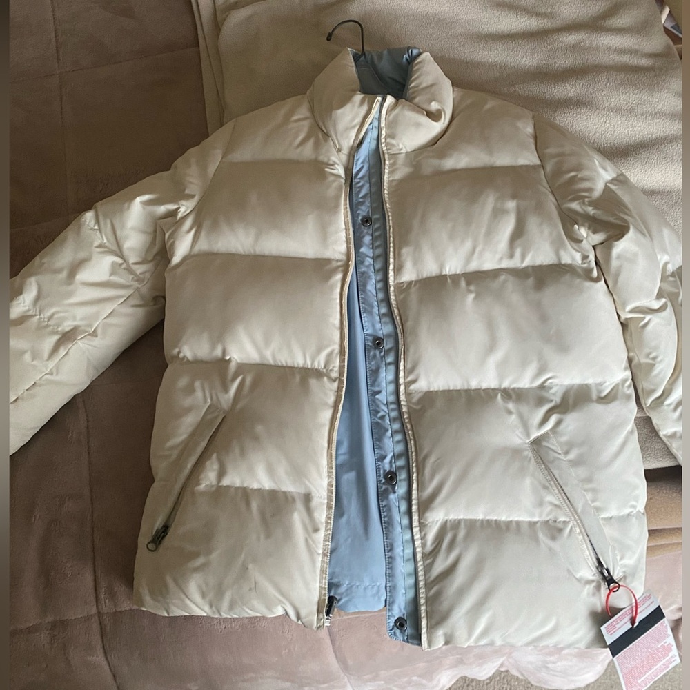 Old Navy Women’s Cream Puffer Jacket